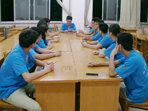 山東理工大學(xué)“關(guān)愛建筑工人”社會(huì)公益實(shí)踐團(tuán)北京交流會(huì)順利進(jìn)行0715002