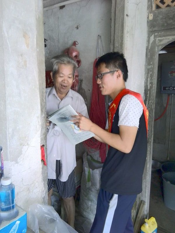 “您的笑容，是最大的理解。”攝影方彩蓉