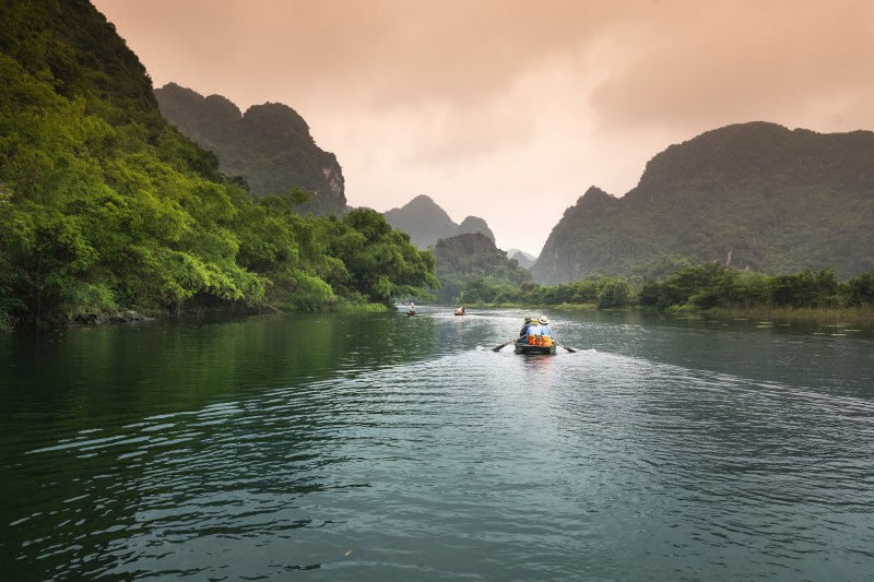 adventure-boat-boatman-2161563_副本