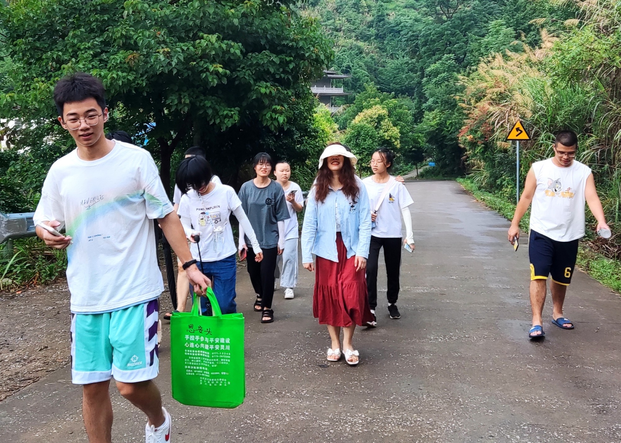 思安頭小學支教隊正式前往學校支教