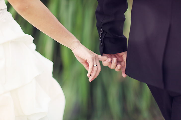 getting-married-ring-hold-hands-preview